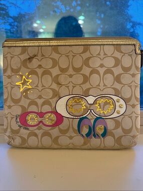 Coach Tablet Sleeve Signature C iPad/Tablet Zip Case Daisy Poppy Applique Khaki
